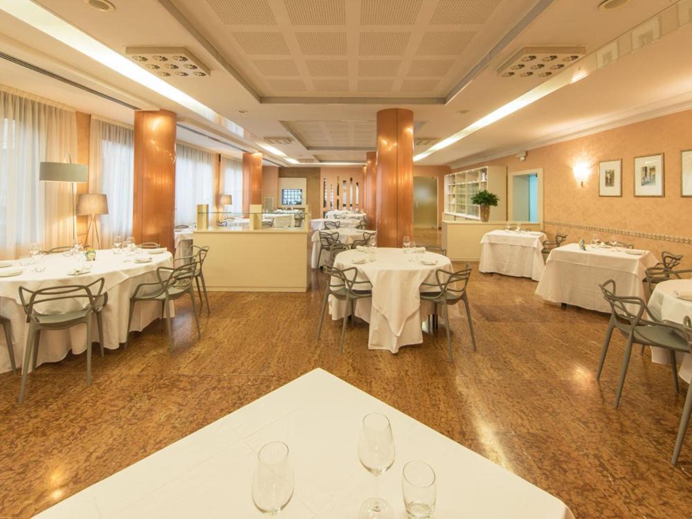 Ristorante Hotel Lucia - 100 Mt Dal Mare 朱利亚诺瓦 外观 照片