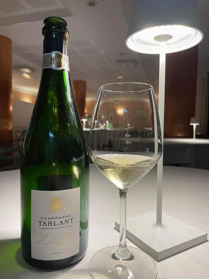 Ristorante Hotel Lucia - 100 Mt Dal Mare 朱利亚诺瓦 外观 照片